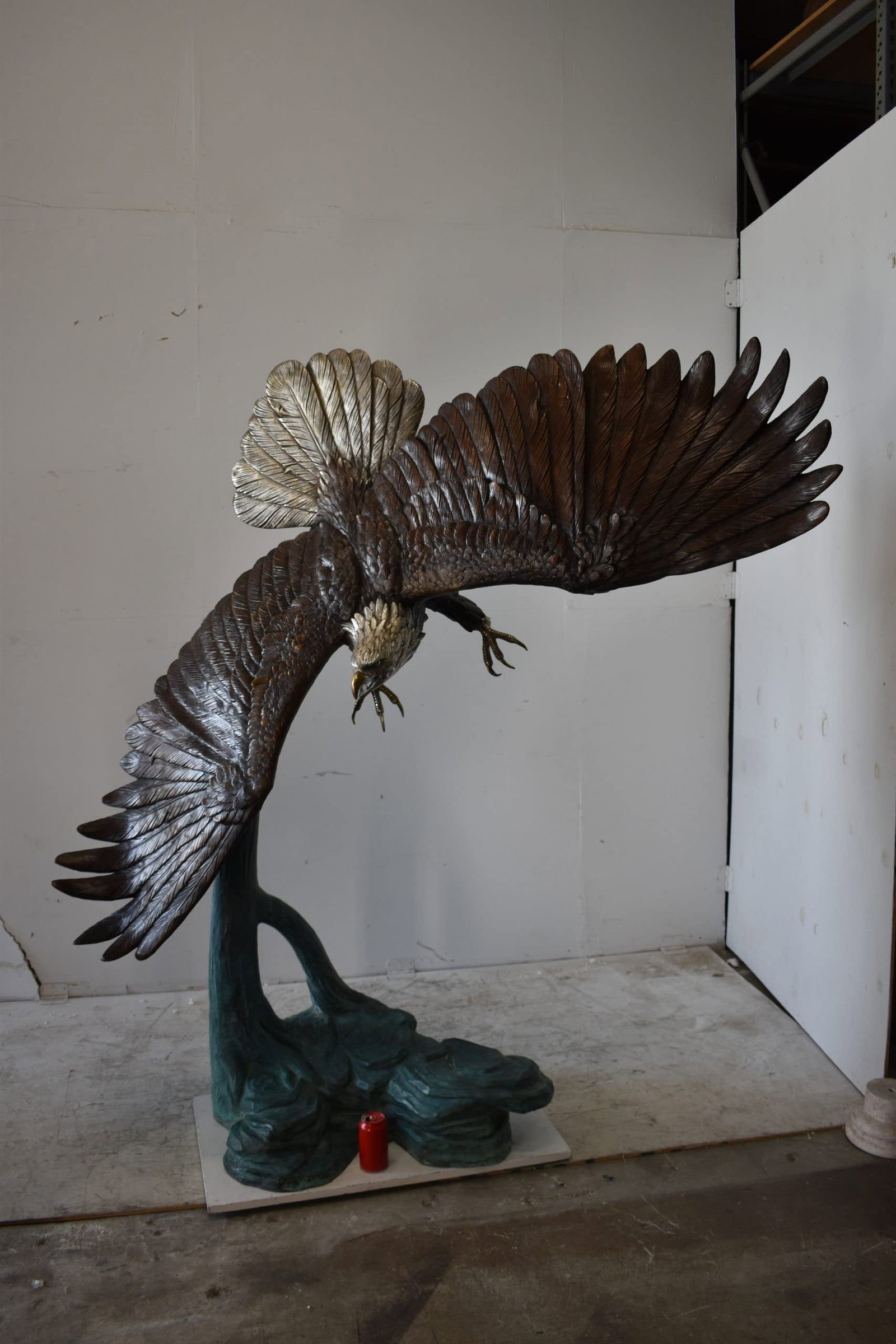Giant Eagle in Action Looking for His Prey Bronze Statue Size: 78" x 28" x 74"H - 4