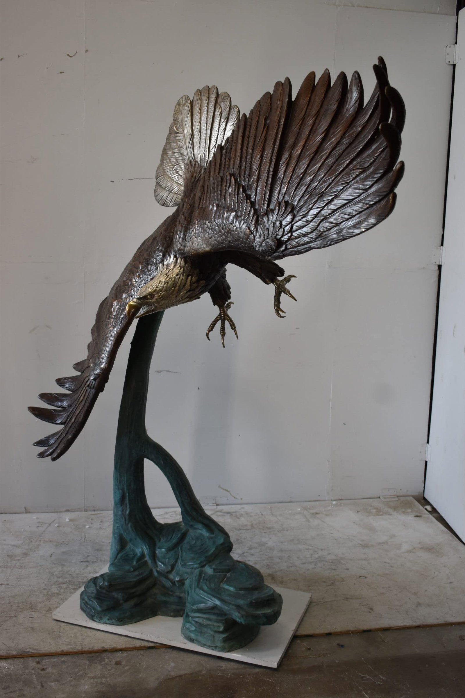 Giant Eagle in Action Looking for His Prey Bronze Statue Size: 78" x 28" x 74"H - 5