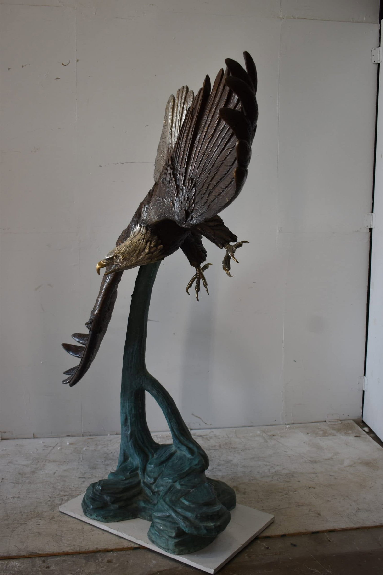 Giant Eagle in Action Looking for His Prey Bronze Statue Size: 78" x 28" x 74"H - 6