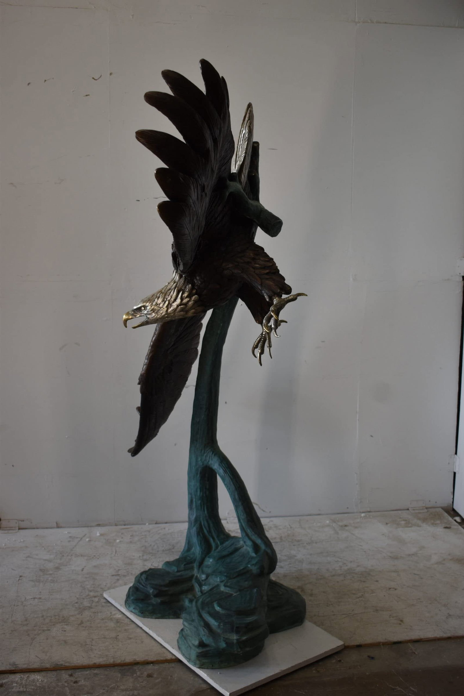 Giant Eagle in Action Looking for His Prey Bronze Statue Size: 78" x 28" x 74"H - 7