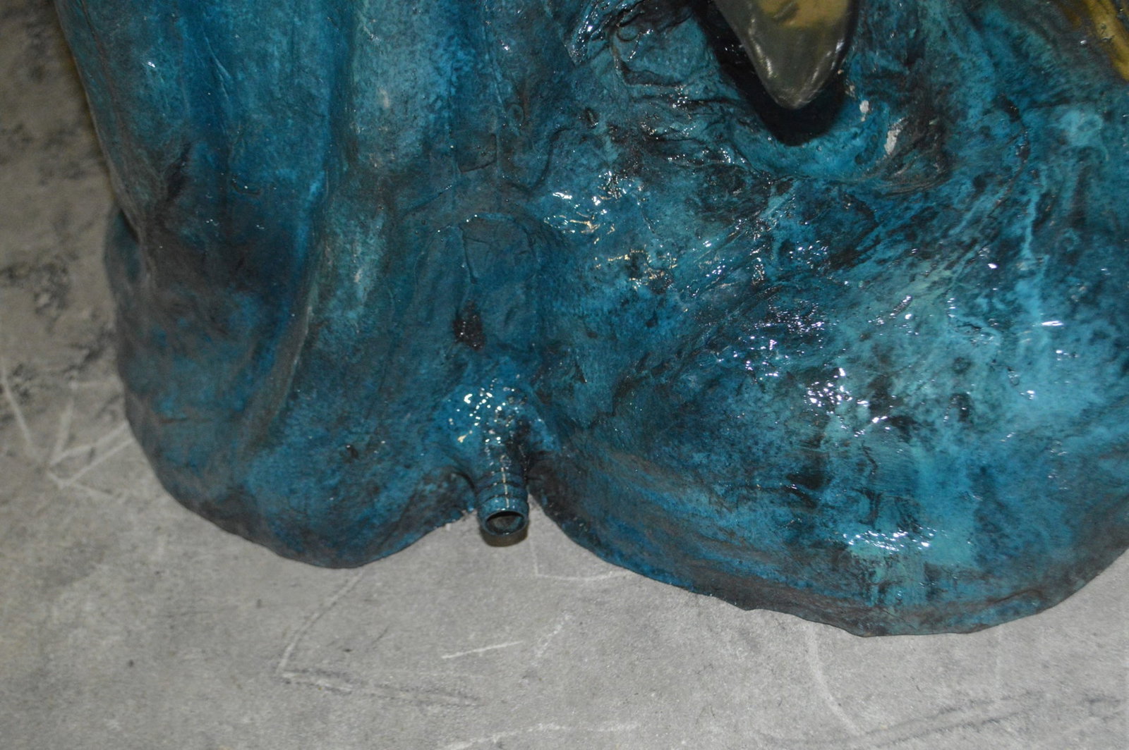 Three Dolphins Overreach Others Bronze Statue - Size: 28"L x 22"W x 89"H. - 14
