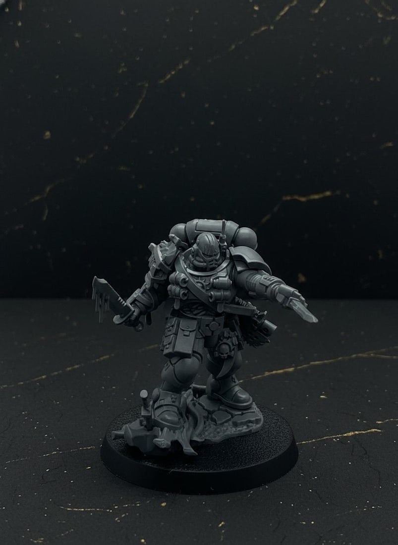 Primaris Lieutenant with Combi Weapon, Assembled Space Marines Miniature for Warhammer 40k: Title:Primaris Lieutenant with Combi Weapon, Assembled Space Marines Miniature for Warhammer 40k Description:This listing is for a single Primaris Space Marine Lieutenant miniature from the Warhammer