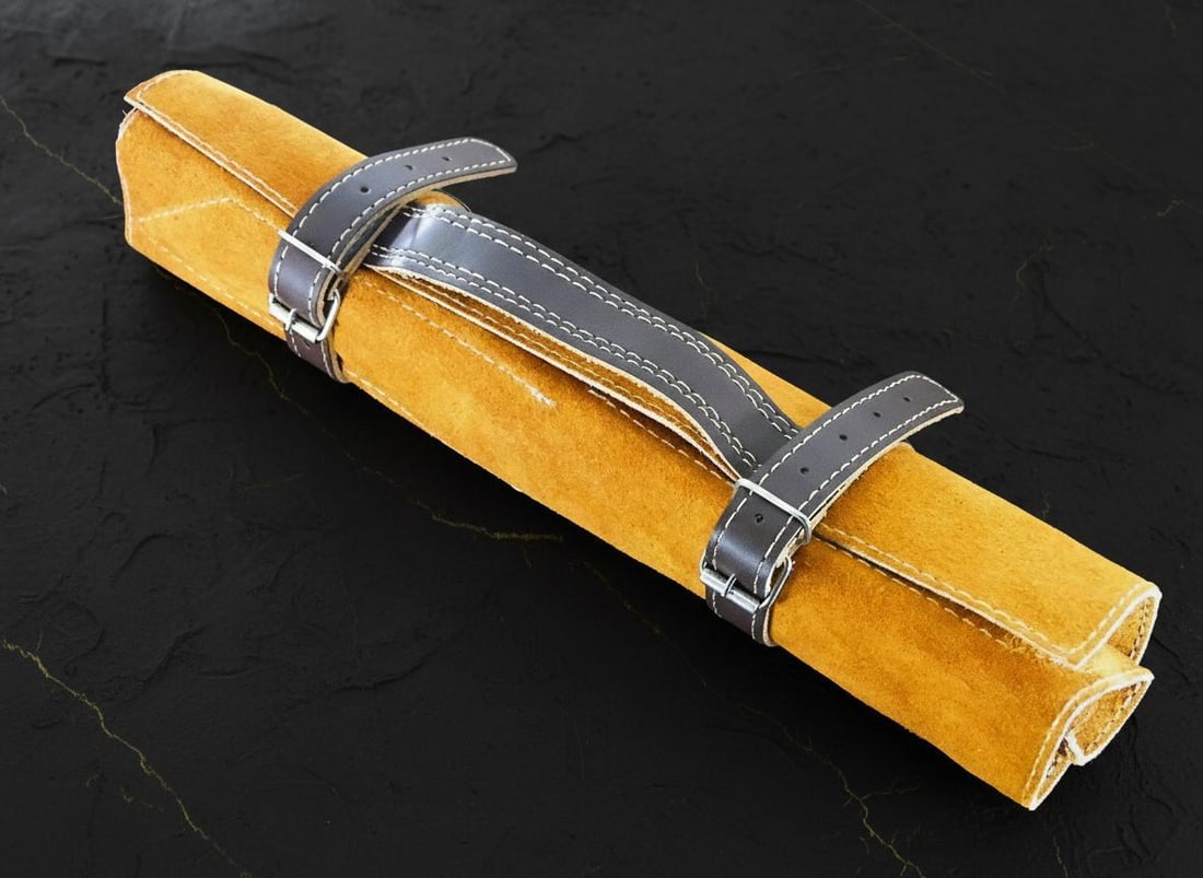 Hand Forged Damascus Steel 5-Piece Chef Knife Set with Pakkawood Handles & Leather Sheath - 7
