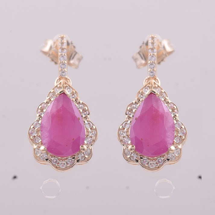 2.64 Ct Pear Ruby 9K Gold Earrings (1 of 5)