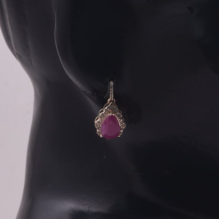 2.64 Ct Pear Ruby 9K Gold Earrings - 2