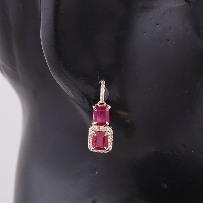2.73 Ct Octagon Ruby 9K Gold Earrings - 2