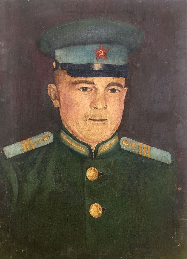 Oil painting Soldier portrait Ivanenko Vladimir Mikhailovich: No.1020 *** ABOUT THIS PAINTING *** * TITLE: "Soldier portrait" * ARTISTS: Unknown artist * SIZE: 46x33 cm/'18.11x12.99 inches' * MEDIUM: oil, canvas * HAND PAINTED: Original painting from our collect