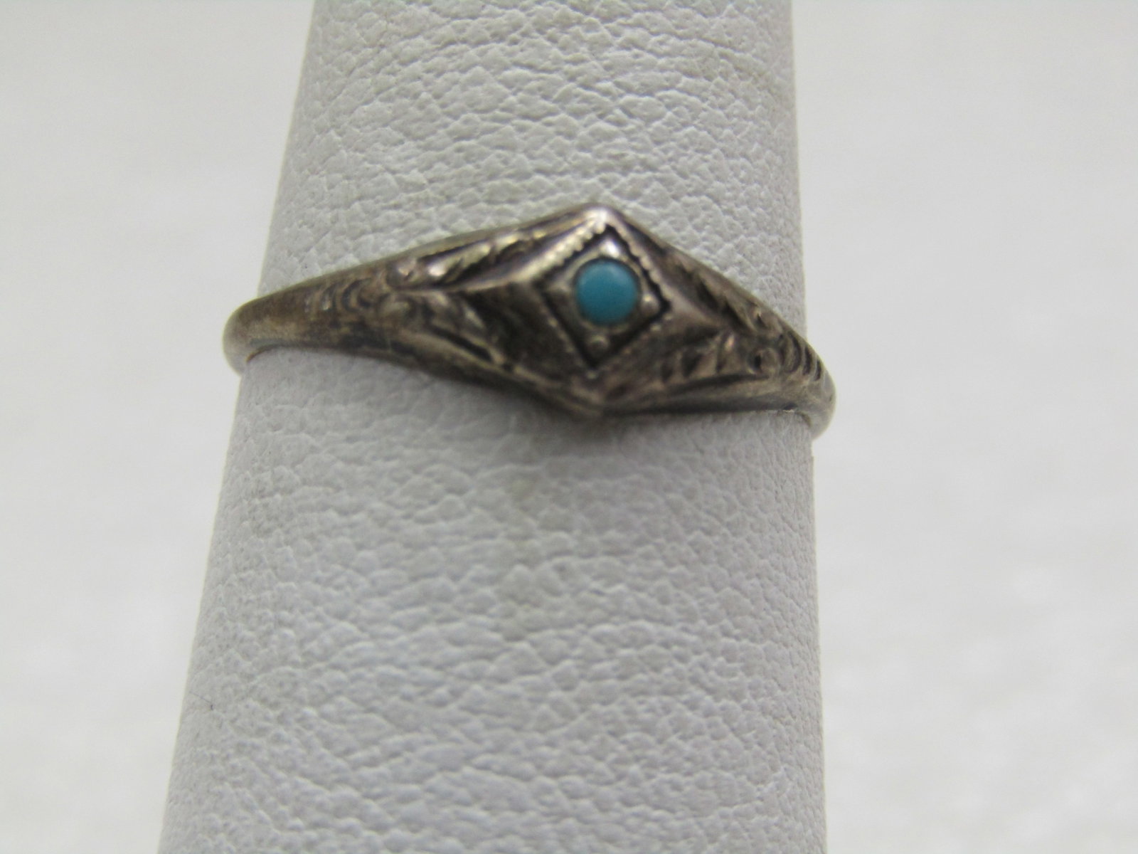 Vintage Sterling Sterling Identification Bracelet, 7.5" Signed: Vintage Sterling Sterling Identification Bracelet, 7.5" Signed Delsa, 1930's-1940's. This has a rectangular center twith angled ends that is appx. 1.5" wide and slightly under 1/2" tall. The chain is 
