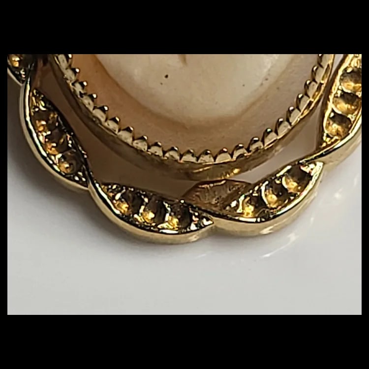 Vintage Cameo Pin/Pendant/Brooch Hallmarked 1/20-12k G.F. - 4
