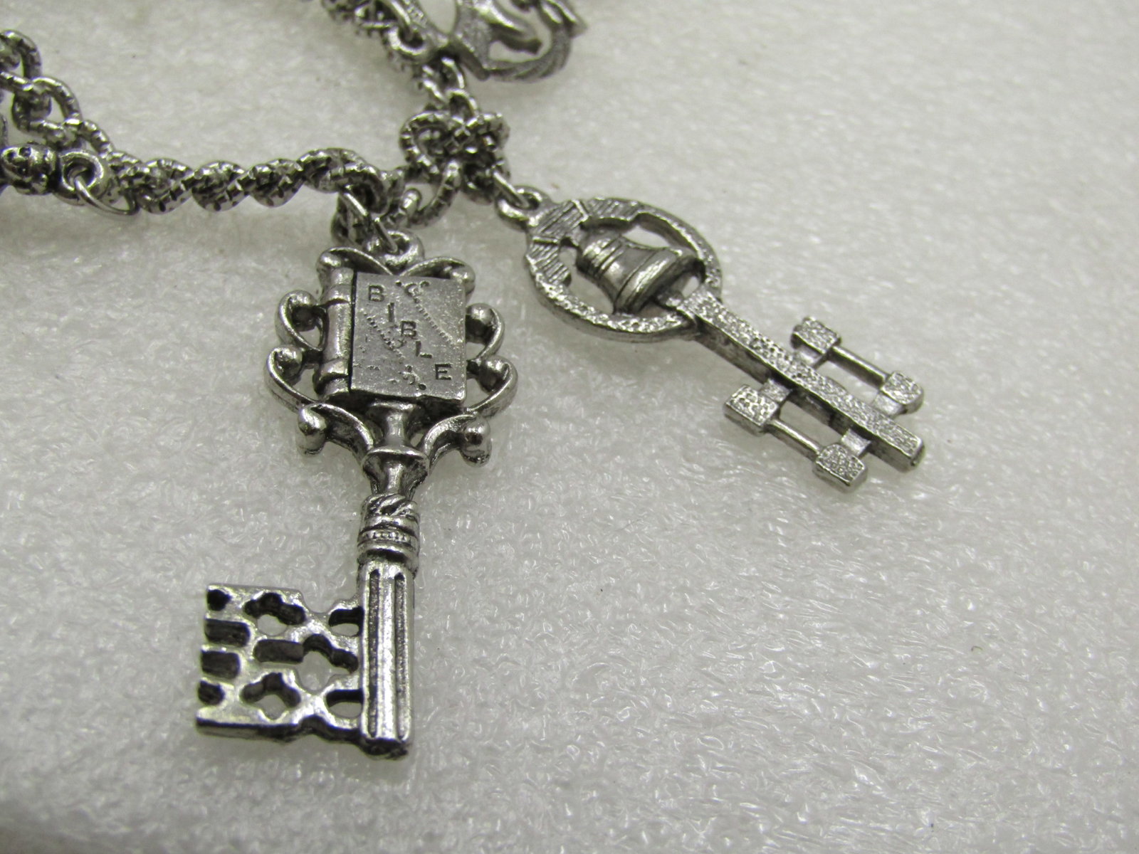 Vintage Niagra Falls & Key Charm Bracelet, Souvenir, 7" - 4