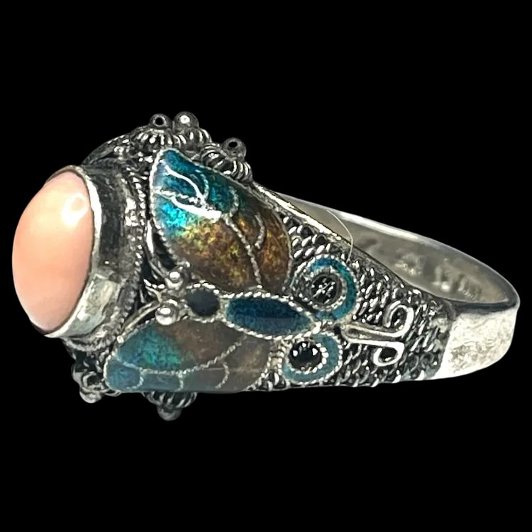 Estate BJ Beatrix Pink Coral Cloisonne Butterfly Sterling Silver Ring: Estate BJ Beatrix Pink Coral Cloisonne Butterfly Sterling Silver RingHallmarked: BJ 925 China Weighs: 6 gramsMeasures US Ring Size: 6 Estate Hallmarked: BJ 925 China Weighs: 6 gramsMeasures US Ring Si