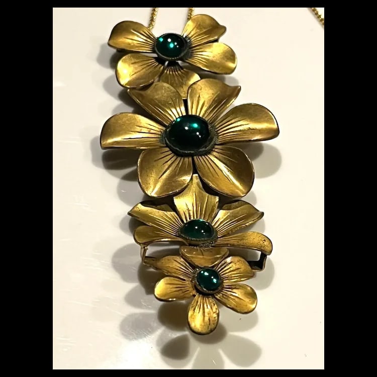 Estate Articulated Flower NecklaceMetalWeighs 32 gramsMeasures 22 inch chain Flowers 4 x3 inches - 4