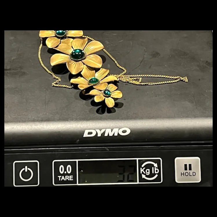 Estate Articulated Flower NecklaceMetalWeighs 32 gramsMeasures 22 inch chain Flowers 4 x3 inches - 6