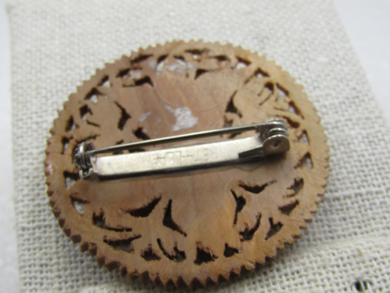 Vintage Wood Carved Tulip Brooch, Bethlehem Souvenier - 4