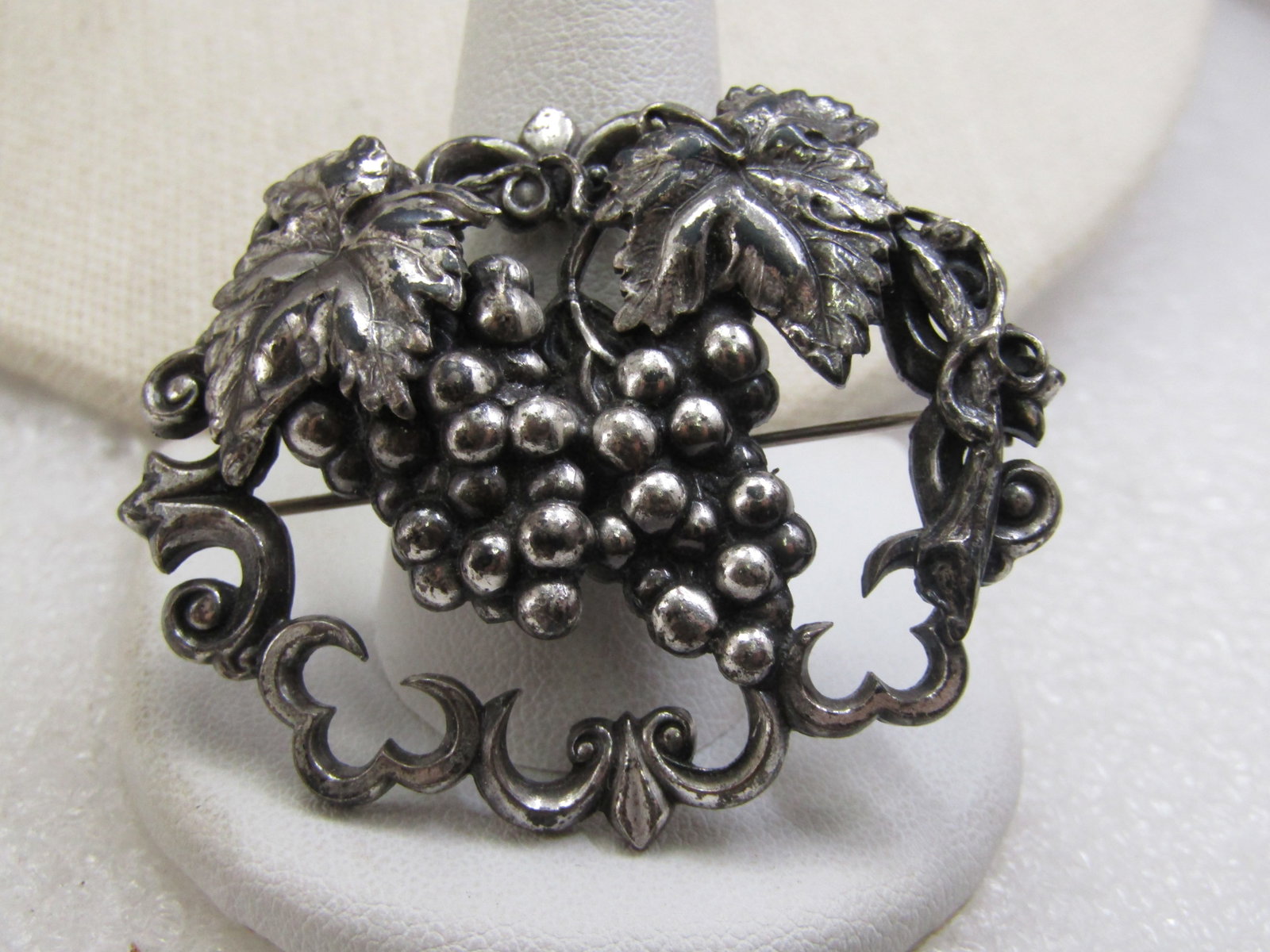 Vintage Grape Cluster & Vine Brooch, 1940's, 1.75" - 4