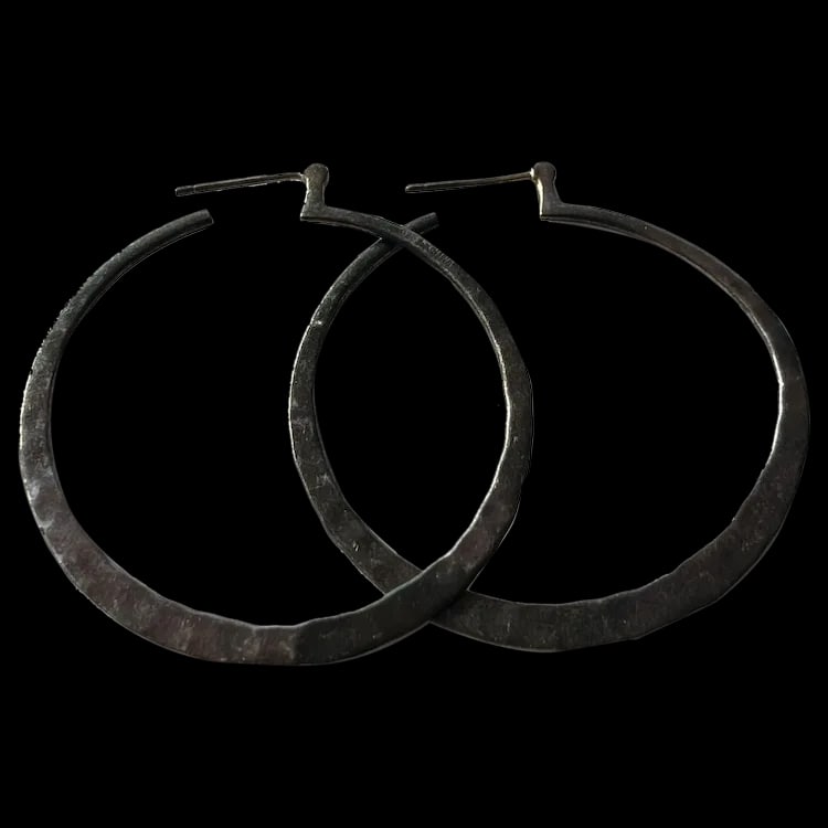 Vintage Hammered Sterling Silver Hoop Earrings Sterling SilverWeighs 7.1 gramsMeasures 2 inch: Vintage Hammered Sterling Silver Hoop Earrings Sterling SilverWeighs 7.1 gramsMeasures 2 inch circumference Vintage Sterling Silver Weighs 7.1 gramsMeasures 2 inch circumference Reserve: $55.00 Shippi