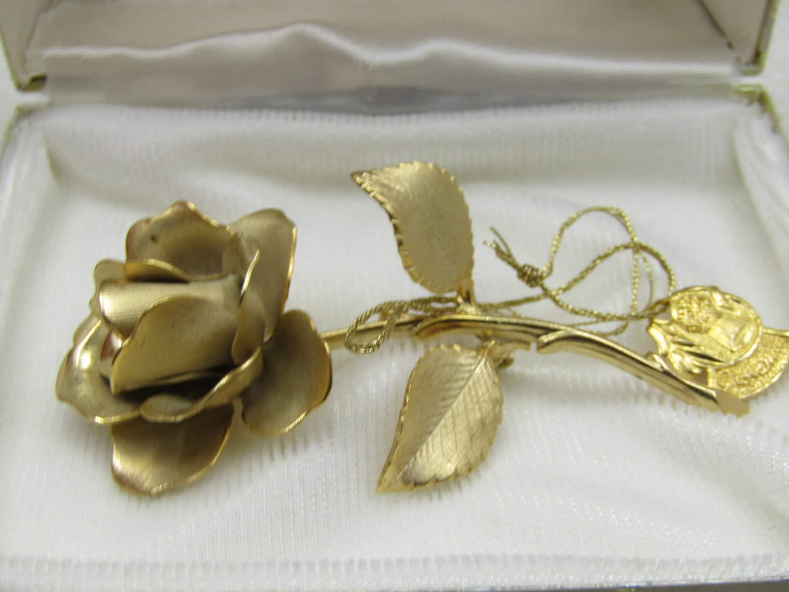 Vintage Rose Brooch signed Giovanni by Langcraft in Box with Metal Charm Tag - 4