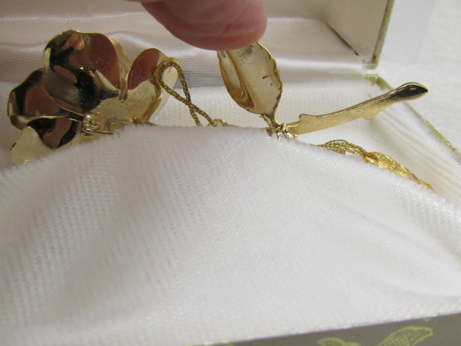 Vintage Rose Brooch signed Giovanni by Langcraft in Box with Metal Charm Tag - 5