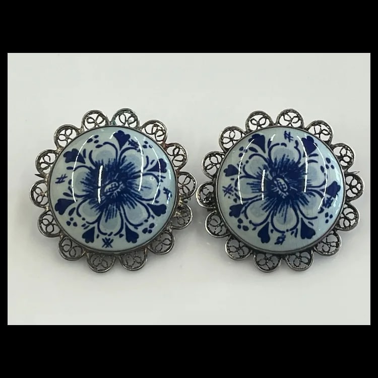 Vintage Delfts Silver Filigree Ceramic Brooch/PinSterling Silver and CeramicWeighs 10.8 - 2