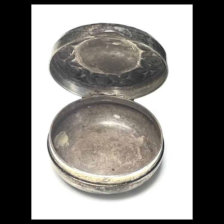 Vintage Sterling Silver Art Nouveau Pill Box/ Trinket Case - 4