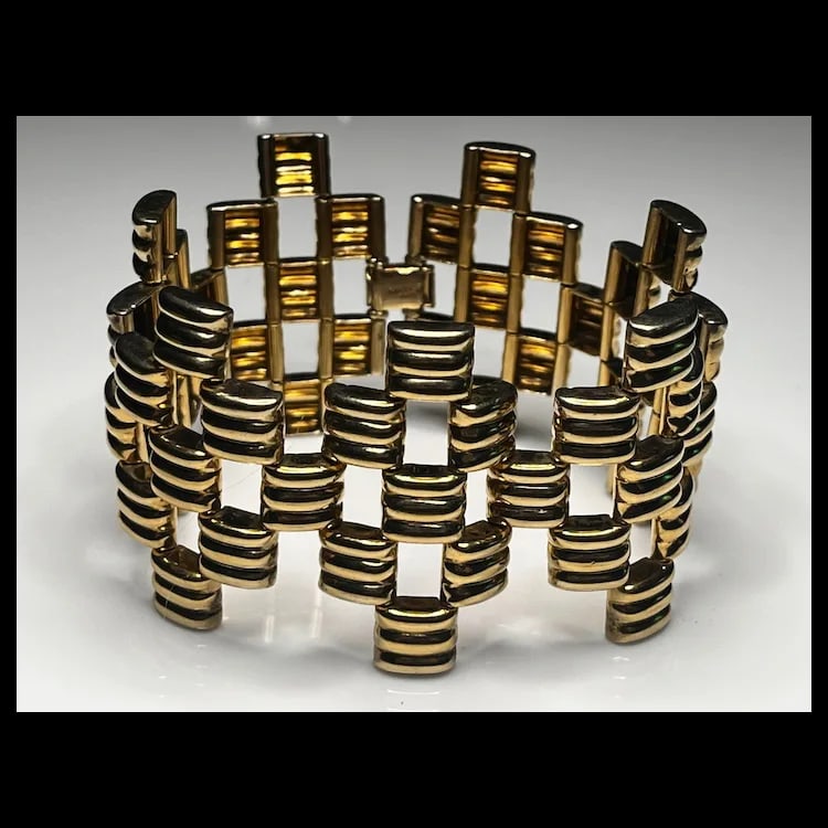 Vintage Kreisler 12k Gold Filled Art Deco Bracelet12k Gold FilledWeighs 41.9 gramsMeasures 8 inches - 2