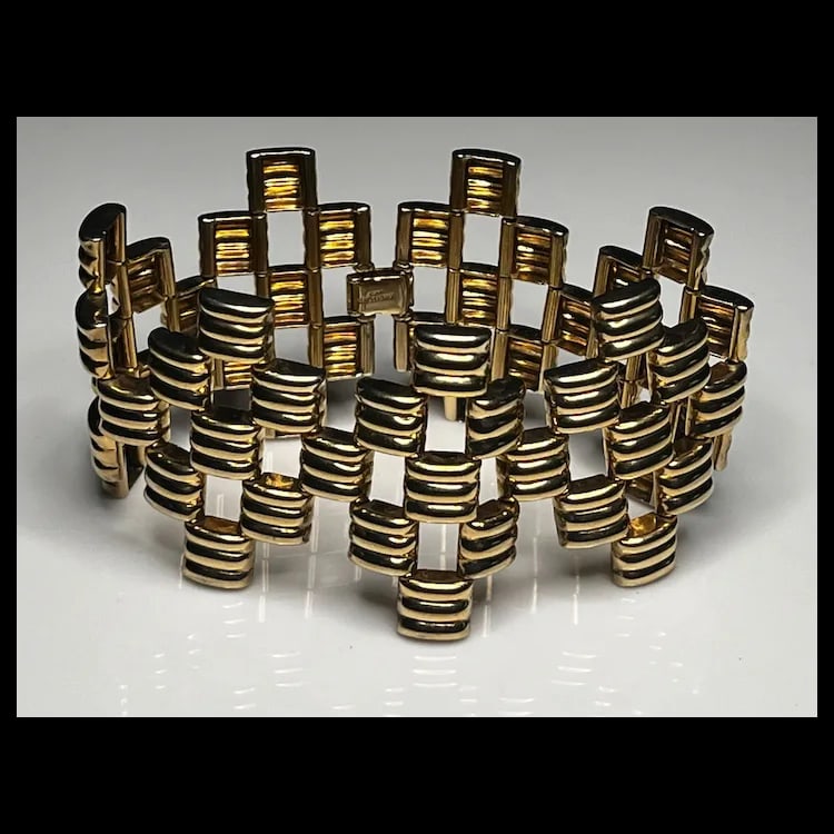 Vintage Kreisler 12k Gold Filled Art Deco Bracelet12k Gold FilledWeighs 41.9 gramsMeasures 8 inches - 3
