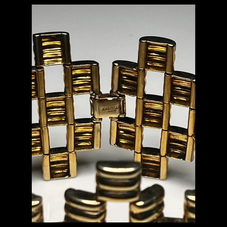 Vintage Kreisler 12k Gold Filled Art Deco Bracelet12k Gold FilledWeighs 41.9 gramsMeasures 8 inches - 4
