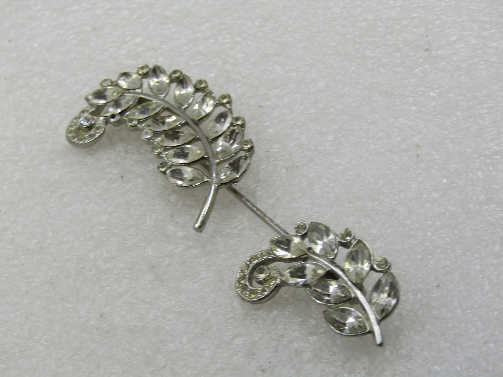 Vintage Rhinestone Leaf Stick Pin With Rhinestone End Cap, 1940's - 3
