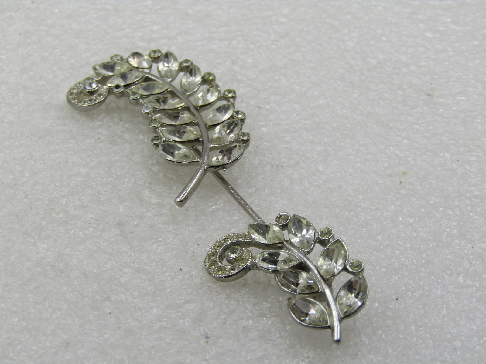 Vintage Rhinestone Leaf Stick Pin With Rhinestone End Cap, 1940's - 5