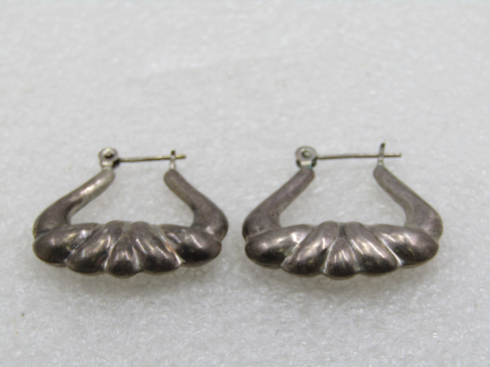Vintage Sterling Puffy Hoop Earring with Ridged Design, 1960's-1970's, Boho - 3