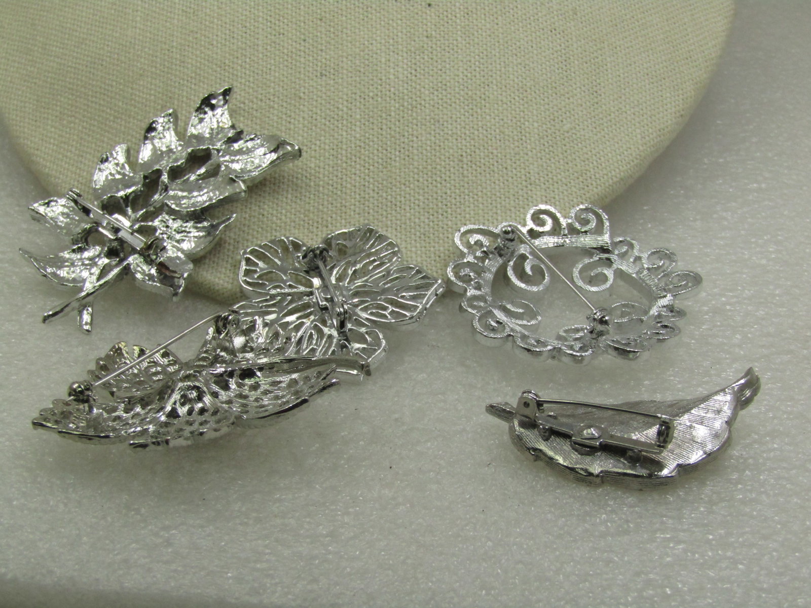Vintage 5 Brooch Lot, Floral, Leaf, Circle Themed, Silver Tone, 1960's-1970's - 5