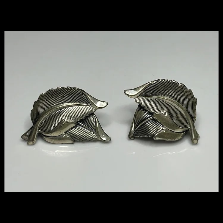 Vintage Jewel Art Sterling Silver Leaf Screw Back EarringsHallmarked Jewel Art SterlingWeighs 8.4 - 2