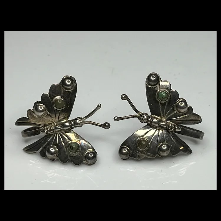 Vintage Sterling Silver MEXICO Butterfly Screw Back EarringsHallmarked Sterling MEXICOWeighs 6 - 2