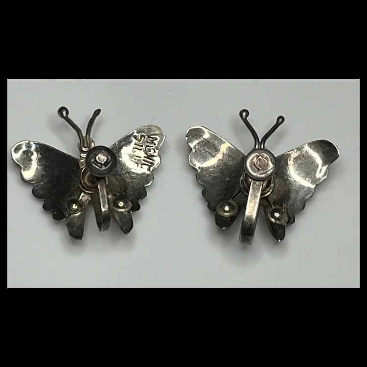 Vintage Sterling Silver MEXICO Butterfly Screw Back EarringsHallmarked Sterling MEXICOWeighs 6 - 5