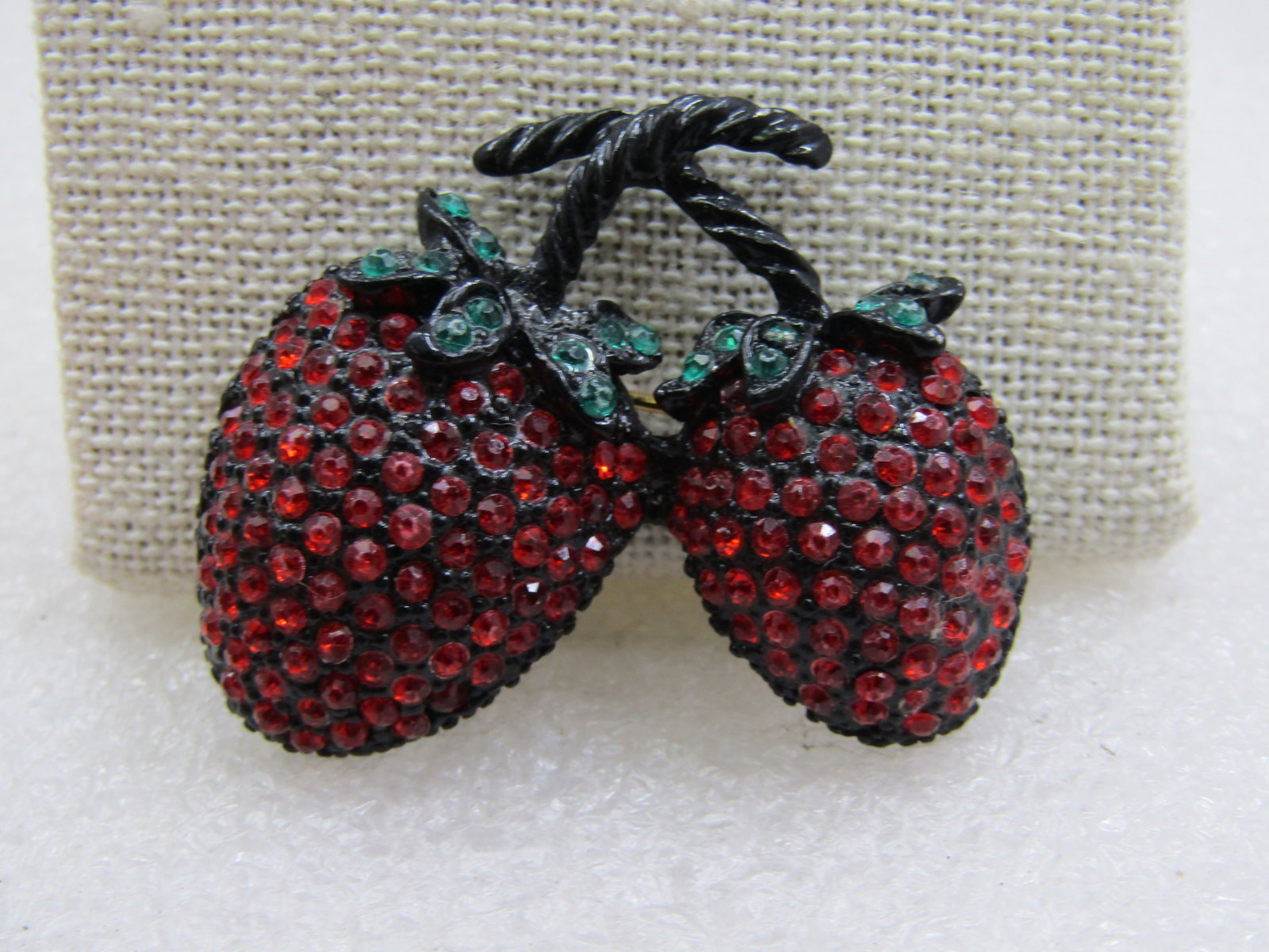 Vintage Red & Green Rhinestone Strawberries Brooch, Black Metal, Mid-Century Weiss - 3