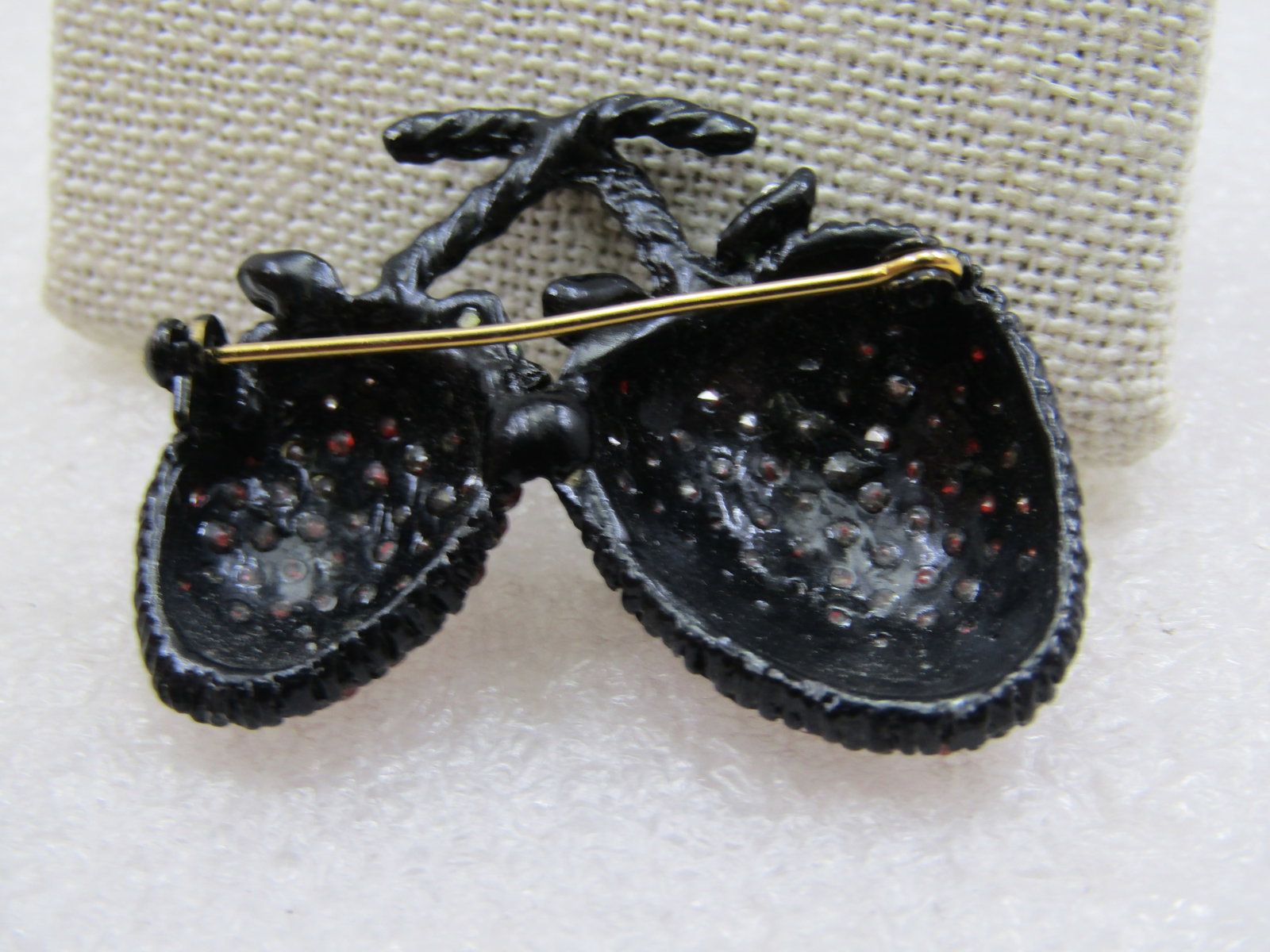 Vintage Red & Green Rhinestone Strawberries Brooch, Black Metal, Mid-Century Weiss - 5