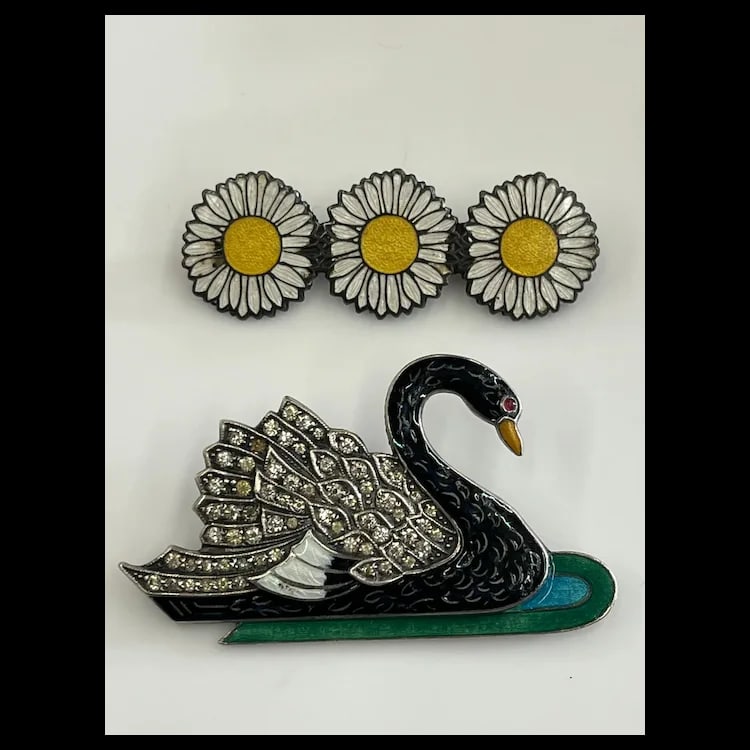 Vintage Sterling and Enamel Daisy and Swan Brooches - 2