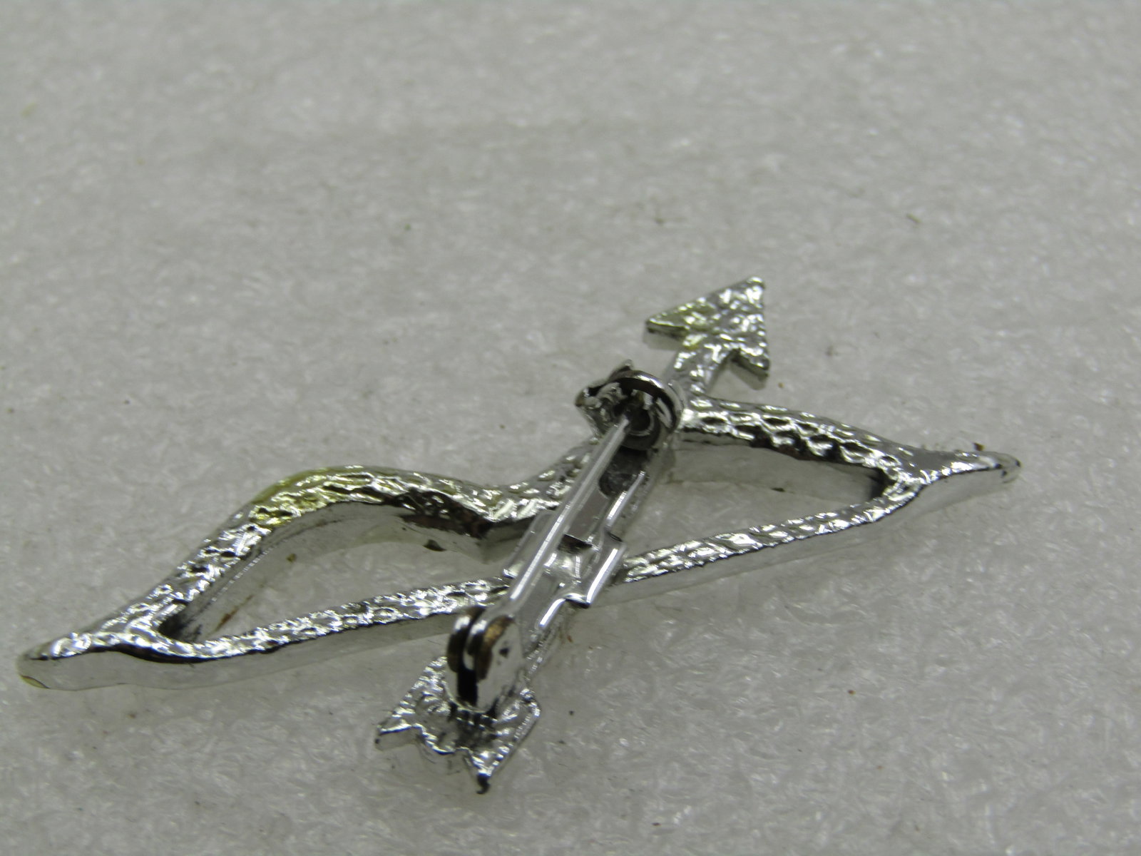 Vintage Aurora Borealis Rhinestone Bow Arrow Brooch. 2", 1950's-1960's. - 5