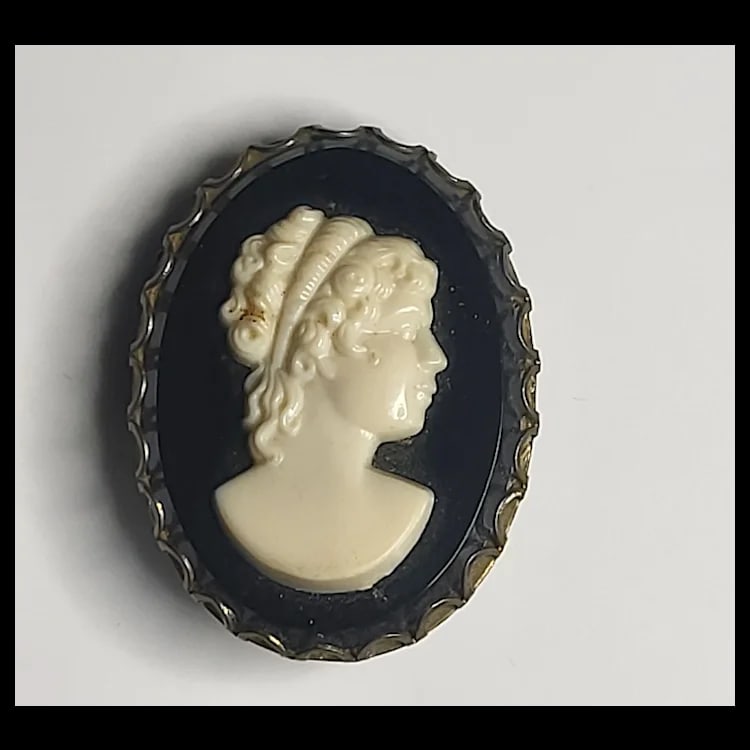 Vintage Black Costume Cameo Brooch/Pin - 2