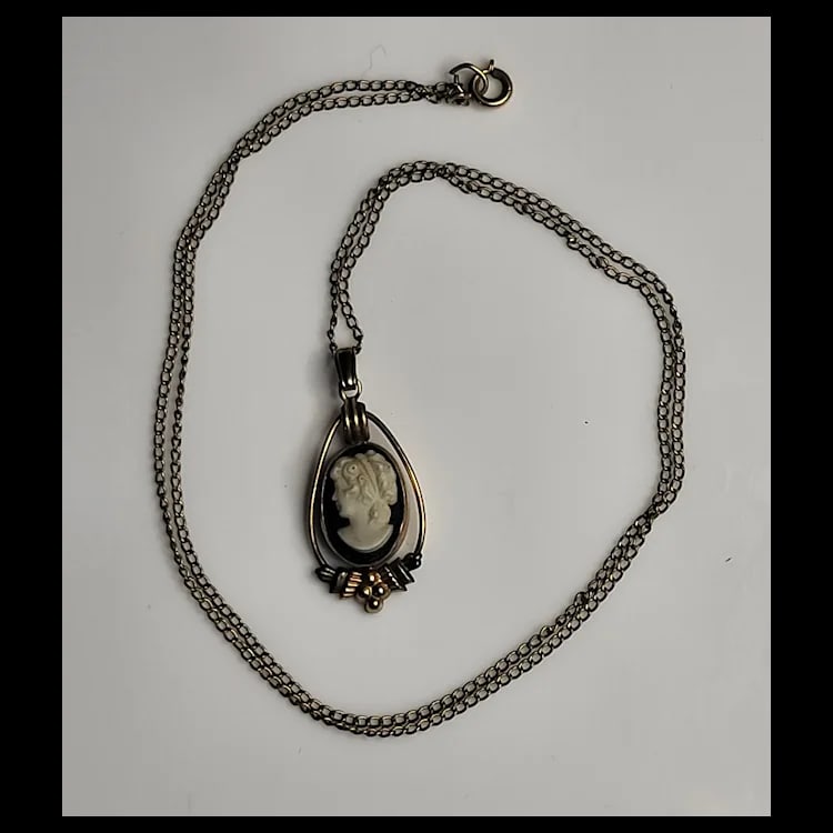 Vintage Gold Filled Van Dell Cameo Necklace Hallmarked Van Dell 1/20 14k G.F. - 2