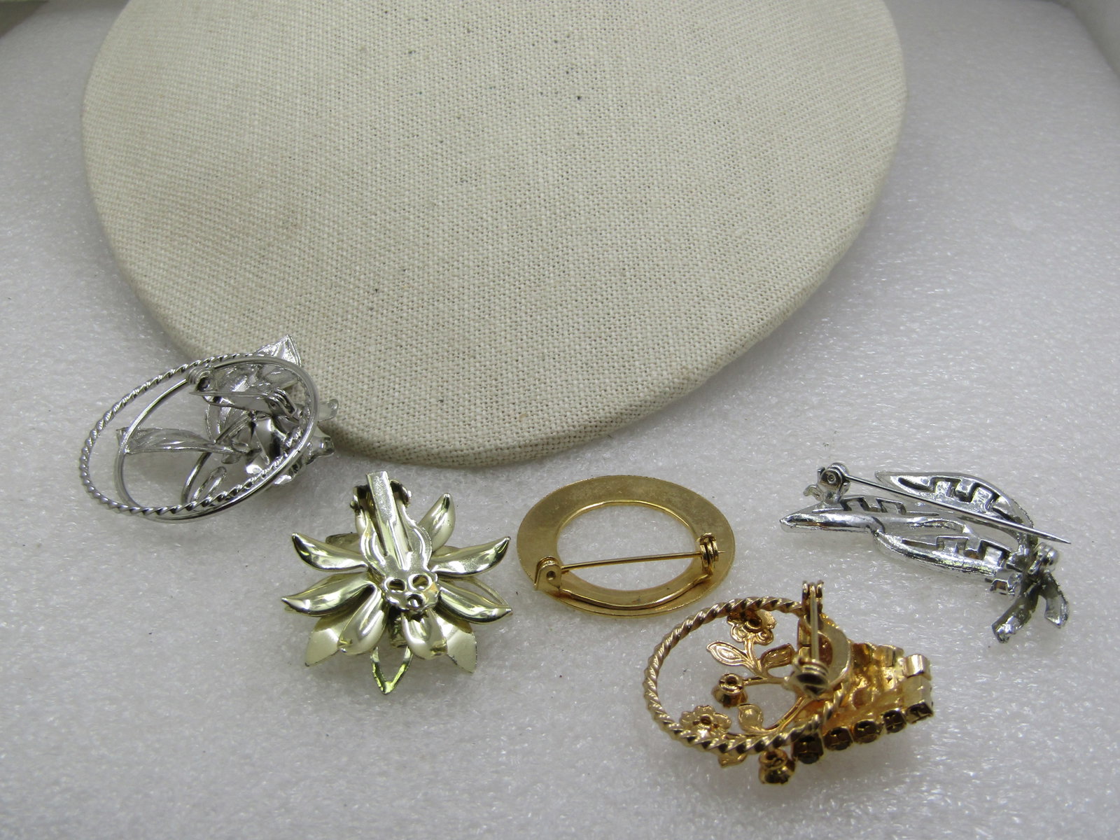 Vintage 4 Brooch, 1 Earring Lot, Rhinestones & Circle, 1950's-1960's - 6