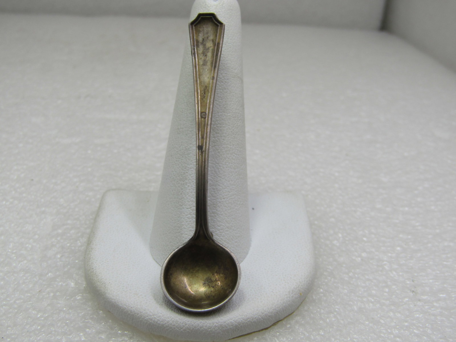 Vintage Sterling Gorham Spoon Brooch, 2.5", Mid-Century: Vintage Sterling Gorham Spoon Brooch, 2.5", Mid-Century. Marked sterling and tested. Weight is appx. 4.92 grams. Round bowl to the spoon that is appx. 5/8" across. Total length is 2.5". Signed Gorham 