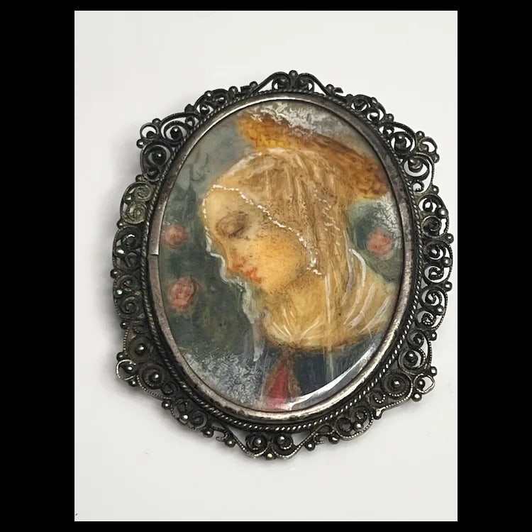 Vintage Filigree Silver 800 Framed Portrait BroochSilver 800Weighs 11.2 gramsMeasures 1.75 x 1.5 - 2