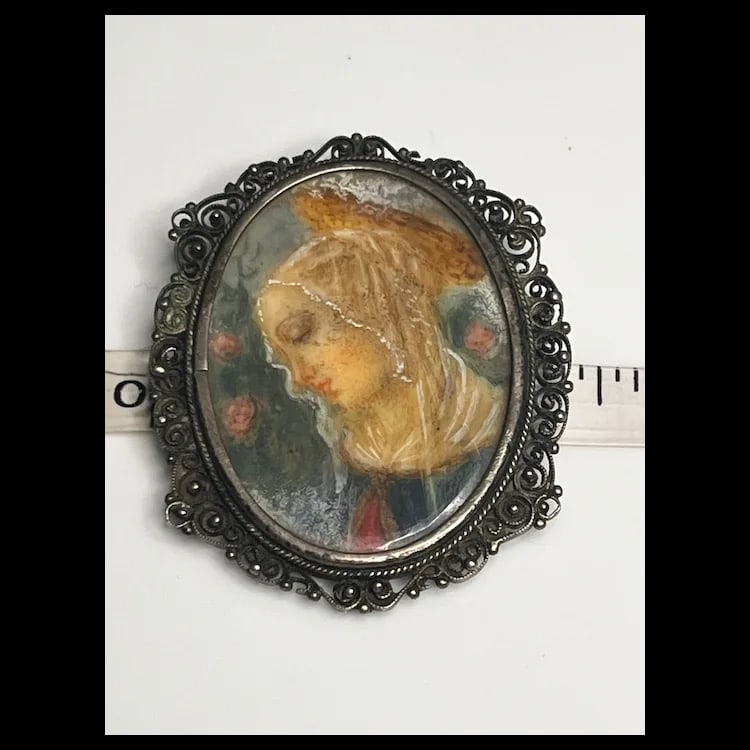 Vintage Filigree Silver 800 Framed Portrait BroochSilver 800Weighs 11.2 gramsMeasures 1.75 x 1.5 - 5