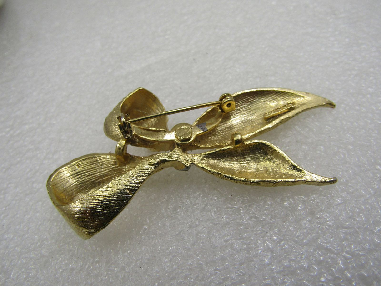 Vintage Two Tone Bow Brooch, Rhinestones, Gerry's, 1950's-1960's - 5