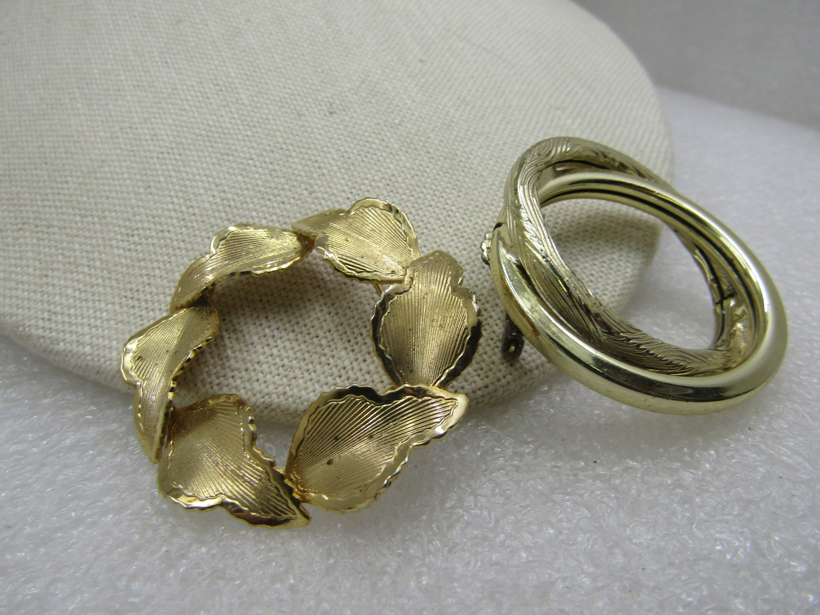 Vintage Pair of Circle Brooches, 1960's, Gold Tone - 2