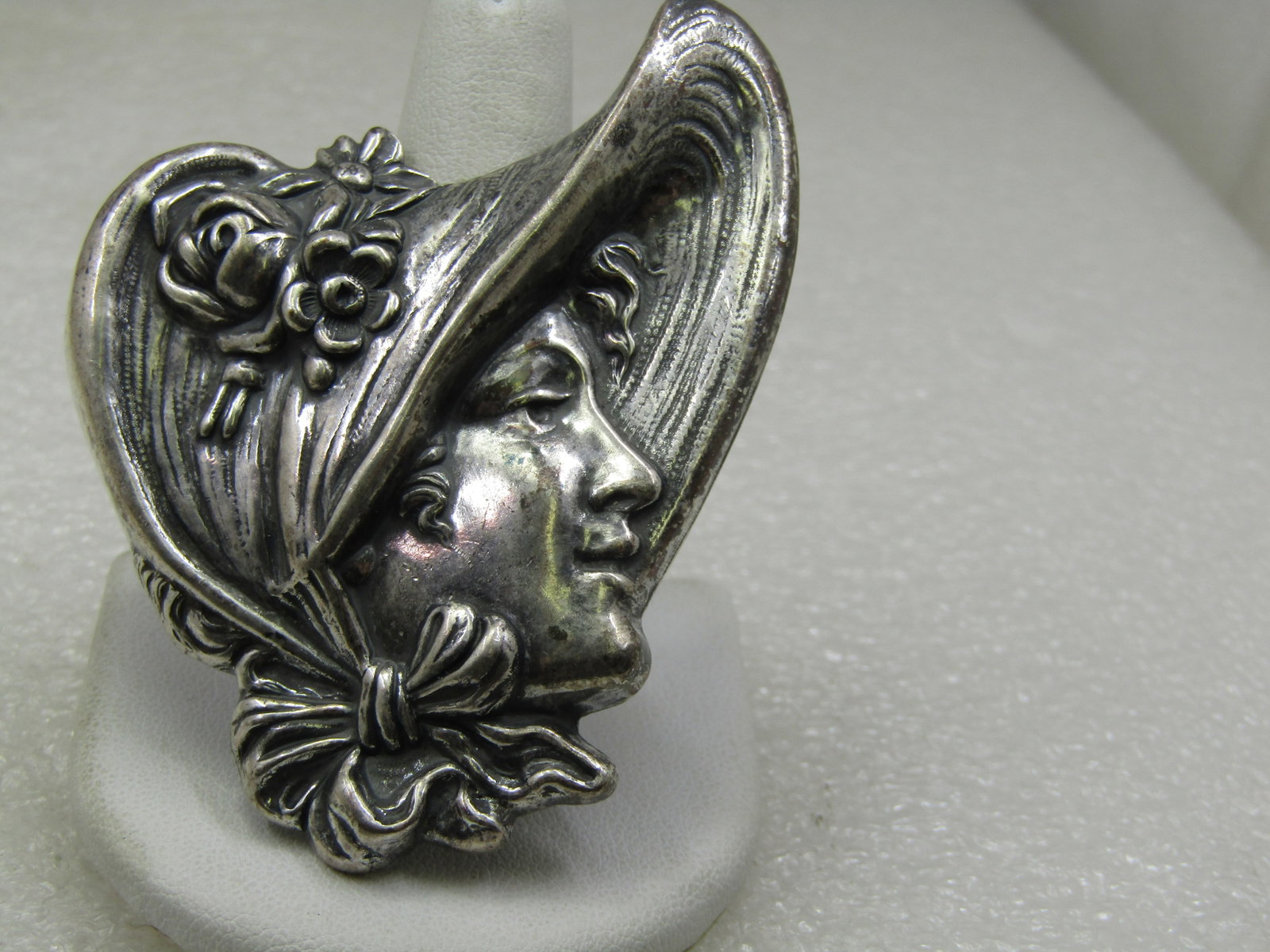 Vintage Art Nouveau Woman in Bonnet Brooch, unsigned Unger, 2.5" by 2.25" (1 of 5)