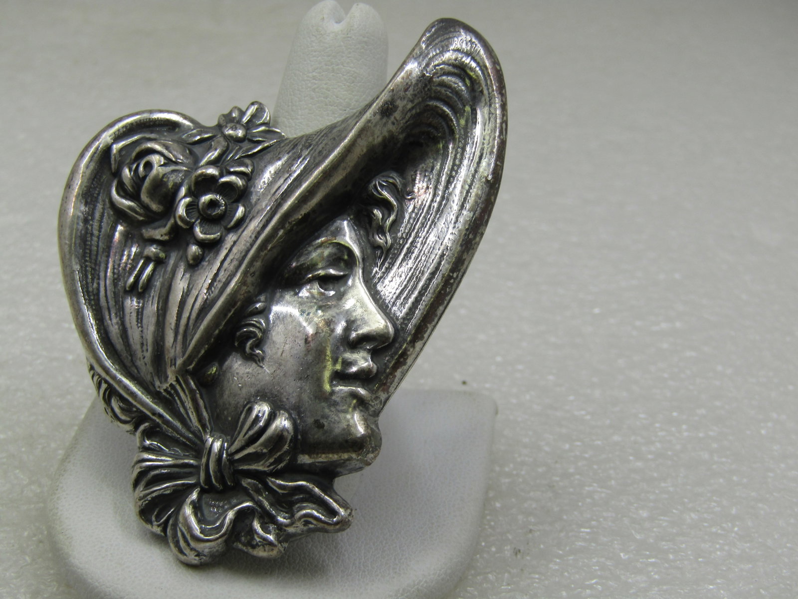 Vintage Art Nouveau Woman in Bonnet Brooch, unsigned Unger, 2.5" by 2.25" - 3