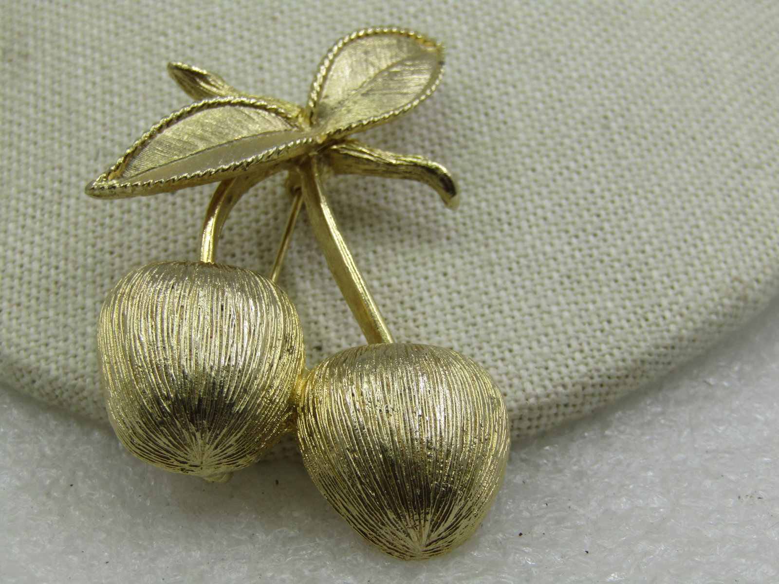 Vintage Cherry Stem Brooch, 1960's-1970's, Sarah Coventry - 4