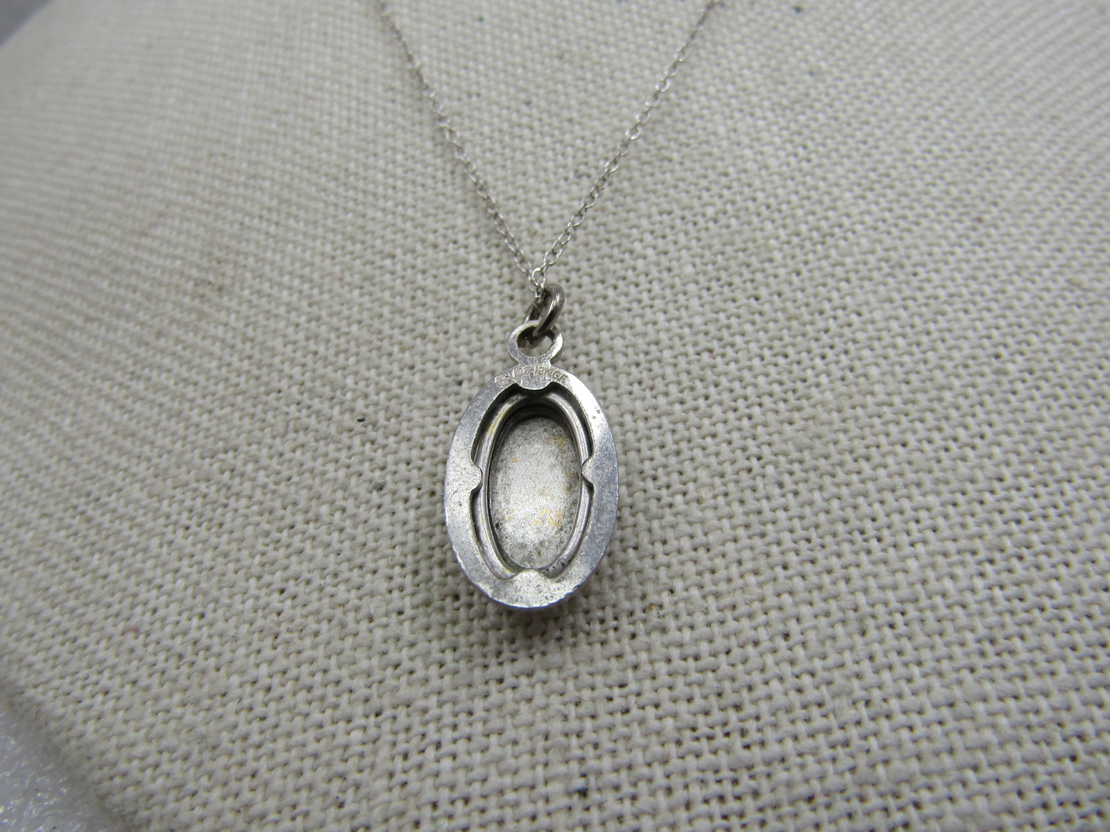 Vintage 12kt G.F. Engraved Cameo Necklace, 18" Chain .925 - 4